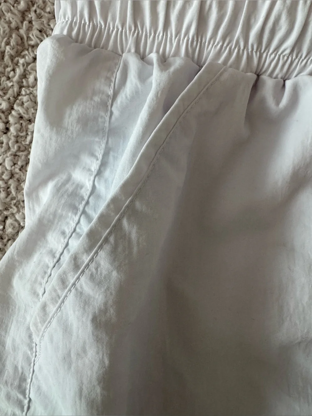 Alo Yoga Alumni Short White XS/S Nylon Side Pockets